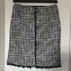 Chic Tweed Pencil Skirt in Black and White
